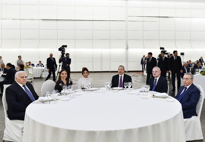 Azerbaijani president, his spouse attend official reception 71st anniversary of Victory over fascism - PHOTOS